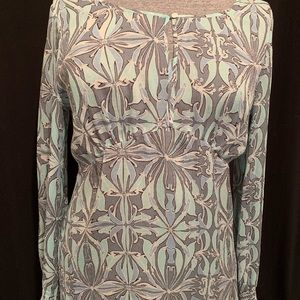 Kenneth Cole pullover woman’s blouse. 12.